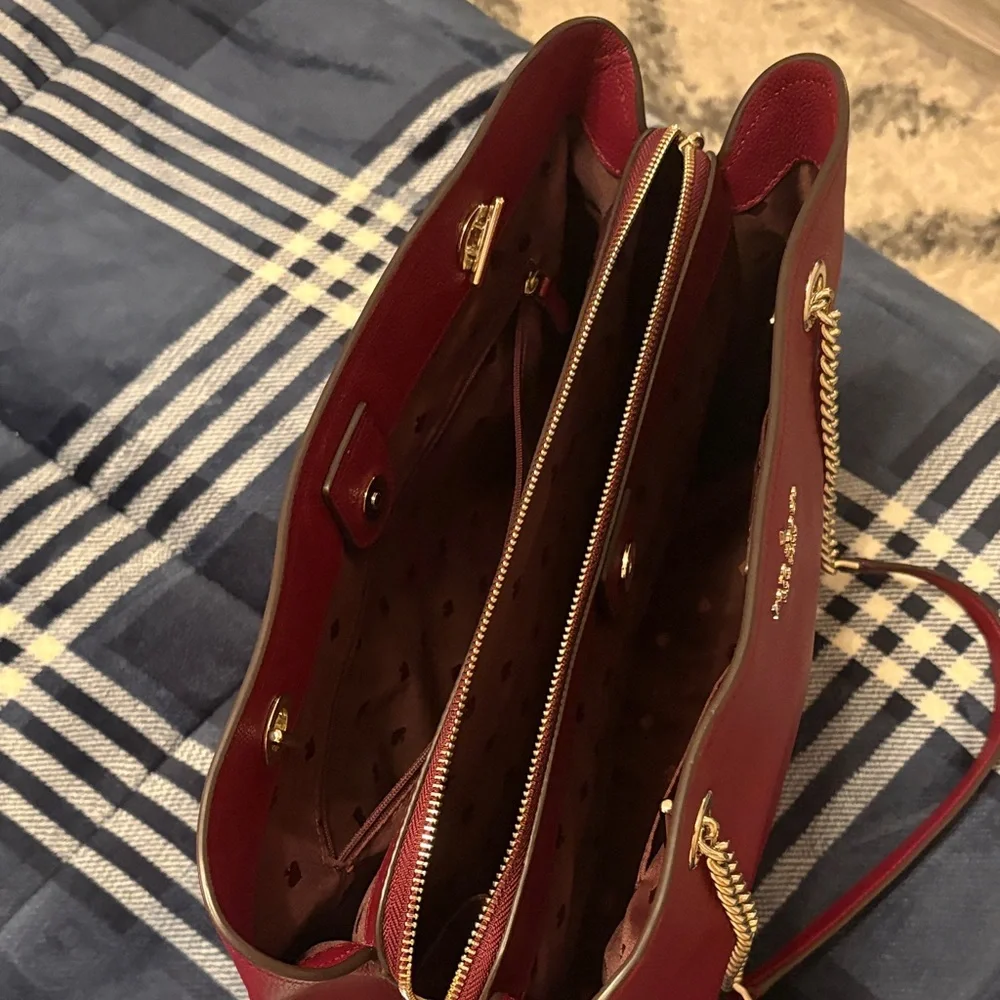 Kate Spade Cherry Red Shoulder Bag with Gold Chain - Picture 8 of 9